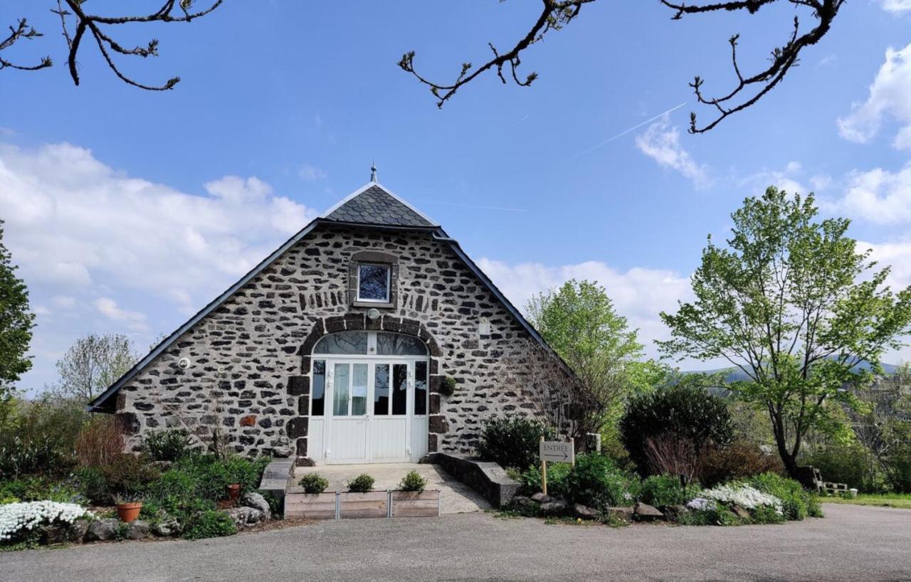 Maison d'Hôtes La Grange Salers Extérieur photo